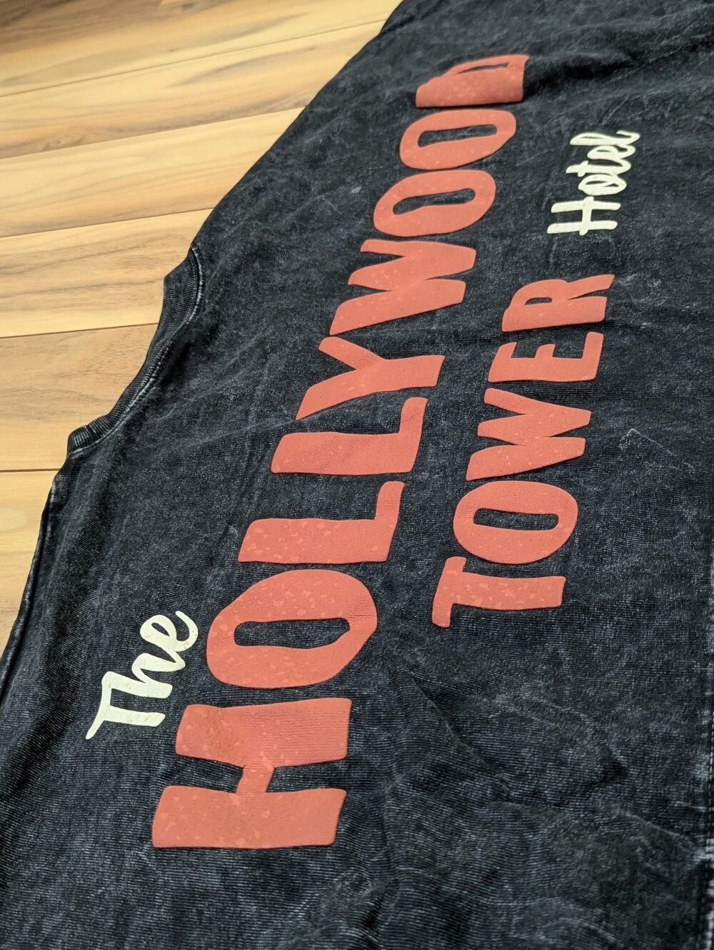 Disney's The Hollywood Tower Hotel Twilight Zone Spirit Jersey Size XL - Picture 4 of 16